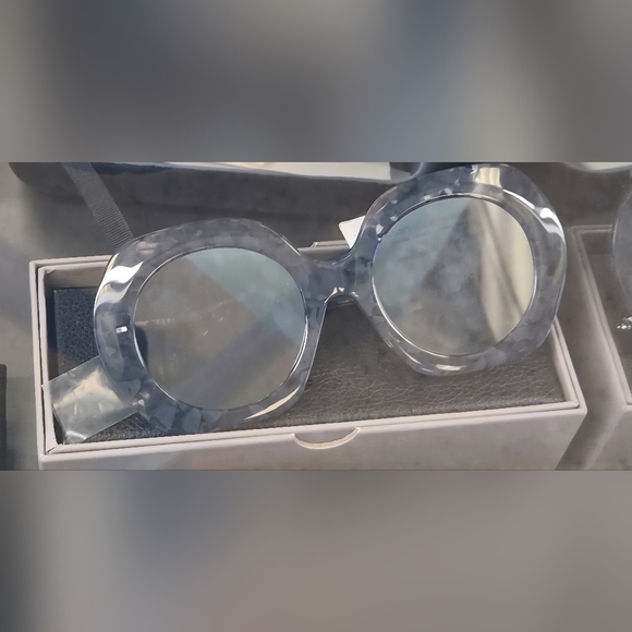 Thom Browne Women's Gray Patterned Sunglasses - Picture 2 of 3